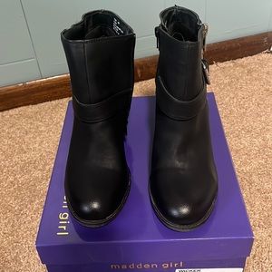 Black boots